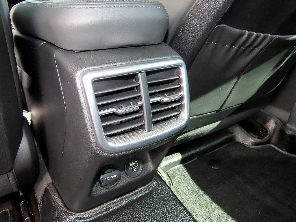 Kia K5 — photo 17