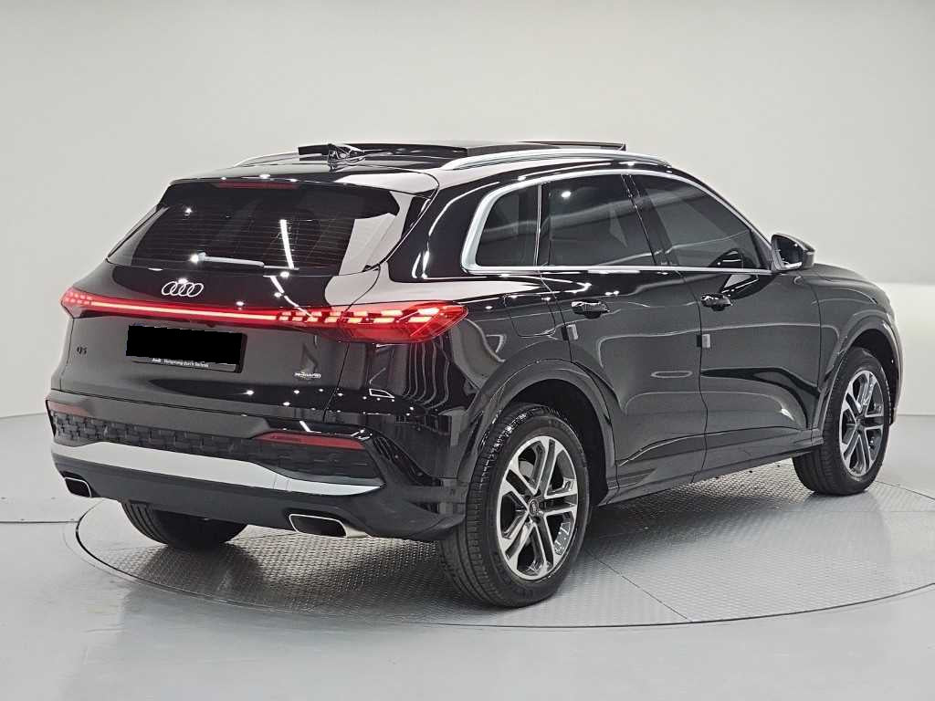 Audi Q5 — photo 04