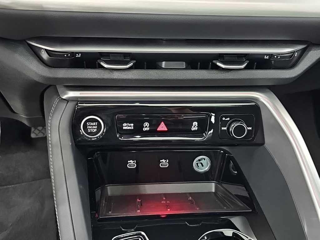 Audi Q5 — photo 10