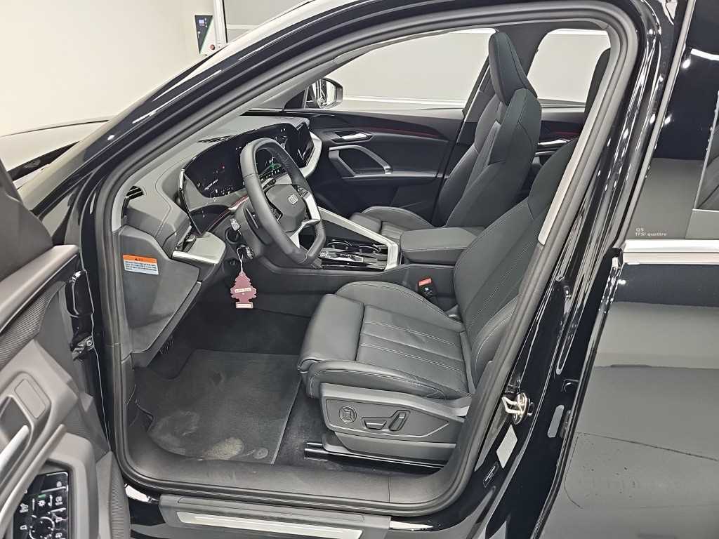 Audi Q5 — photo 11