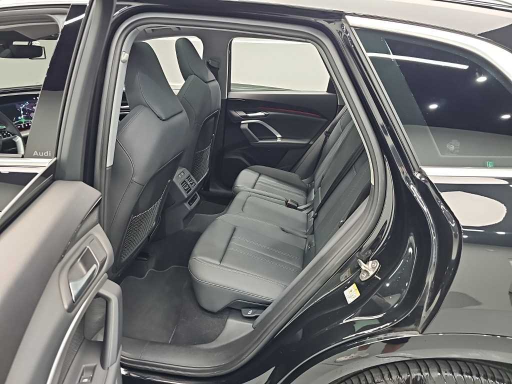 Audi Q5 — photo 12