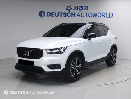 Volvo XC40 — photo 01