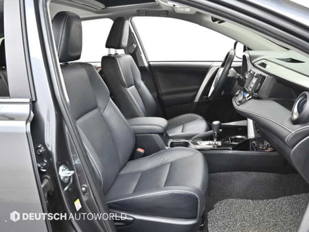 Toyota RAV4 — photo 10