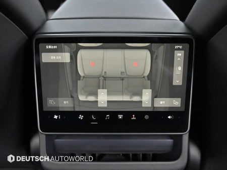 Tesla Model Y — photo 16
