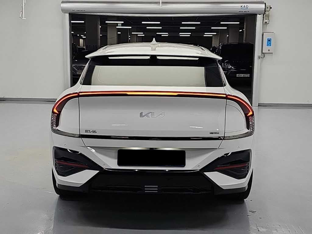 Kia EV6 — photo 03
