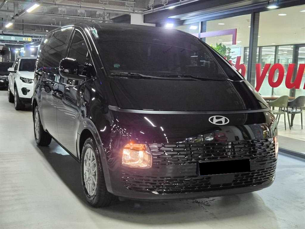 Hyundai Staria — photo 01