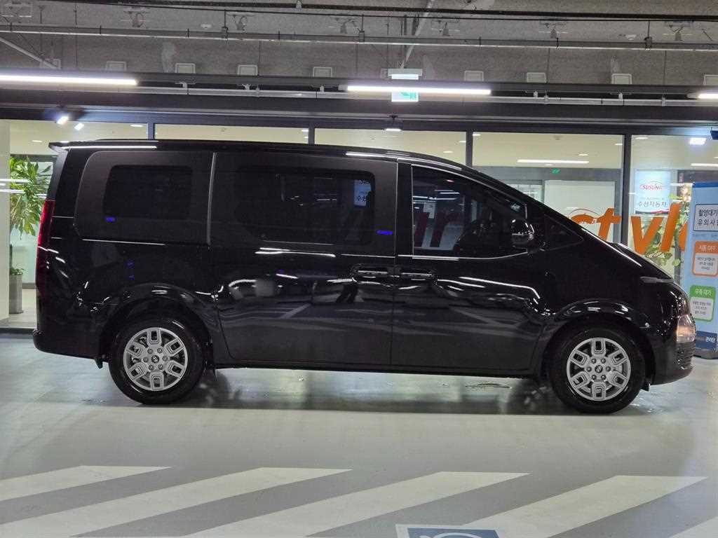 Hyundai Staria — photo 03