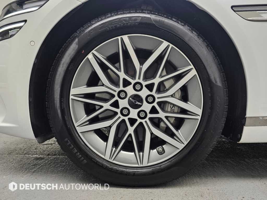 Genesis G80 — photo 05