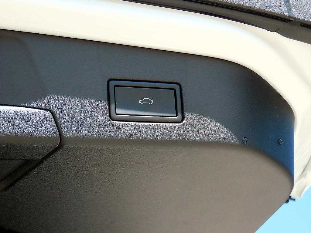 Volkswagen ID.4 — photo 17