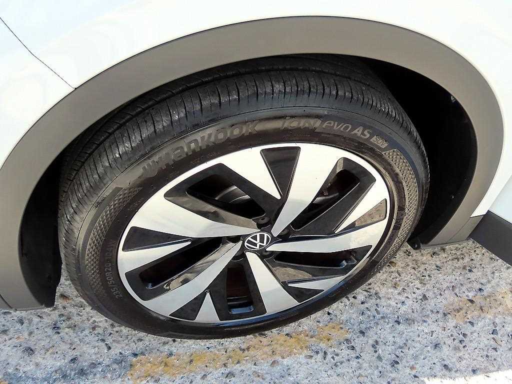 Volkswagen ID.4 — photo 20