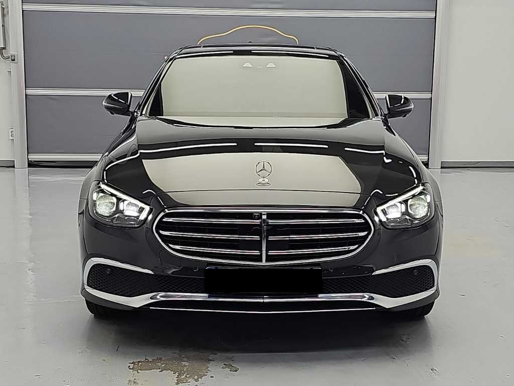 Mercedes-Benz E-Class — photo 01