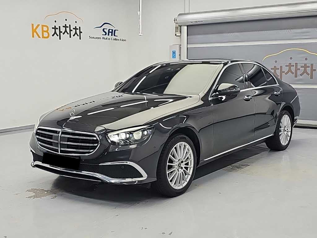 Mercedes-Benz E-Class — photo 02