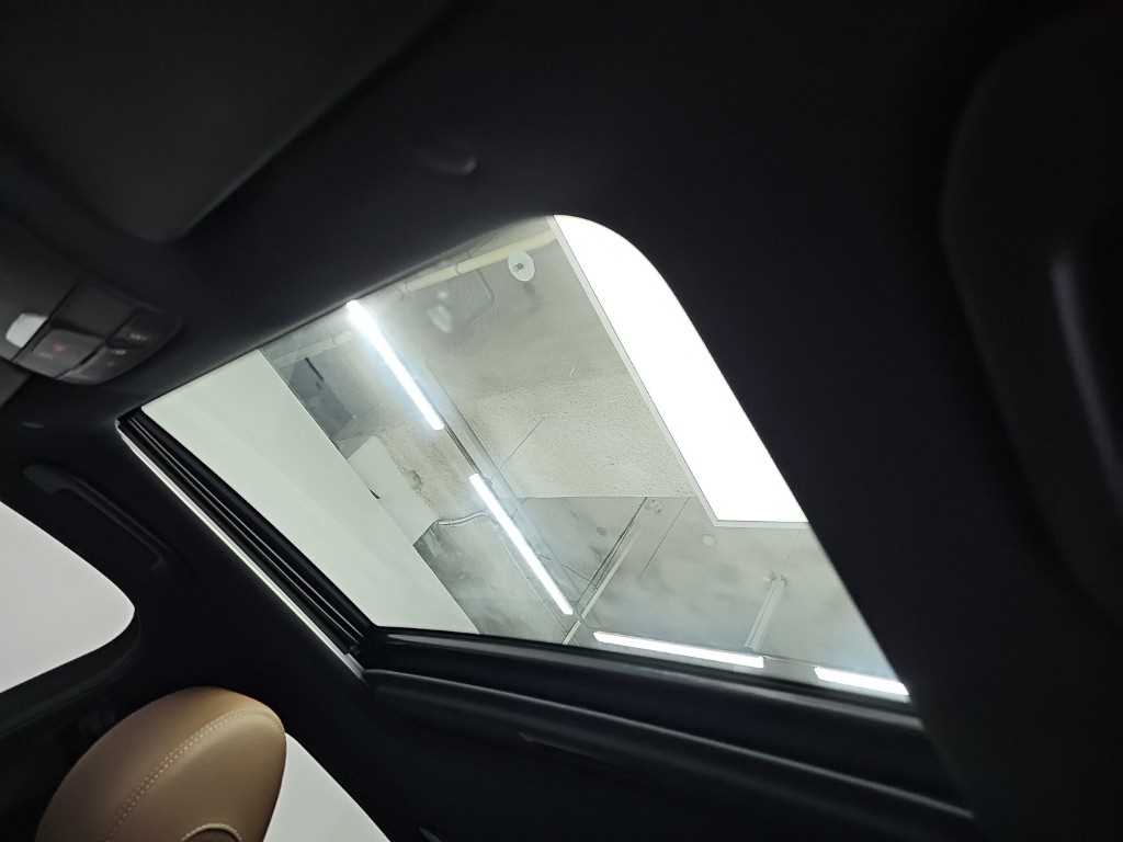 Mercedes-Benz E-Class — photo 14