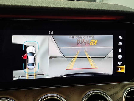 Mercedes-Benz E-Class — photo 16