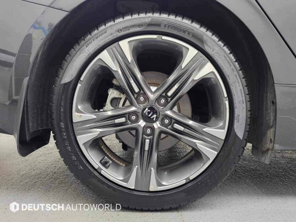 Kia K5 — photo 05