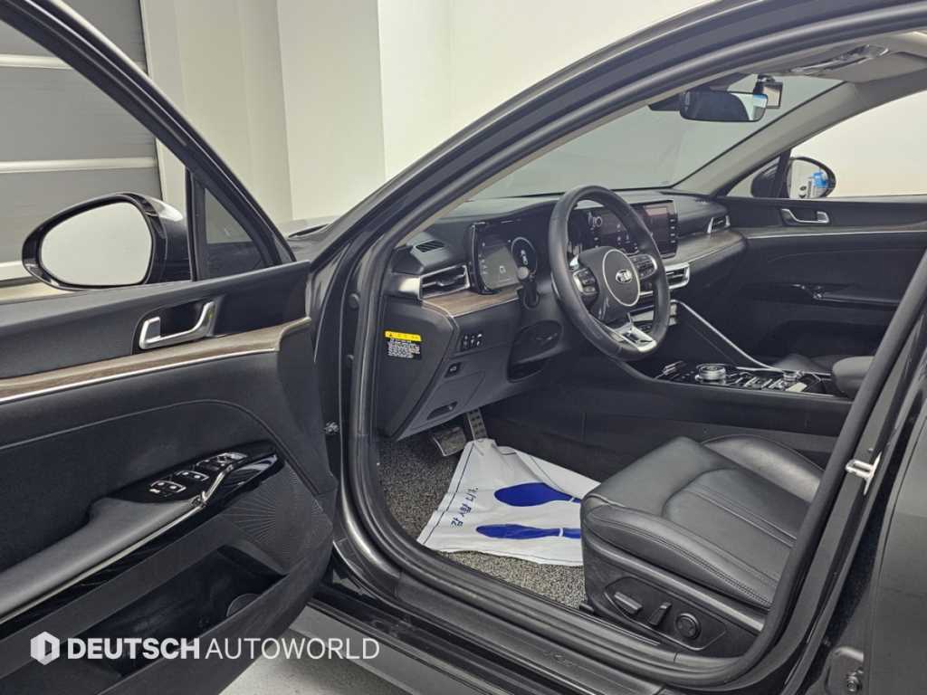 Kia K5 — photo 11