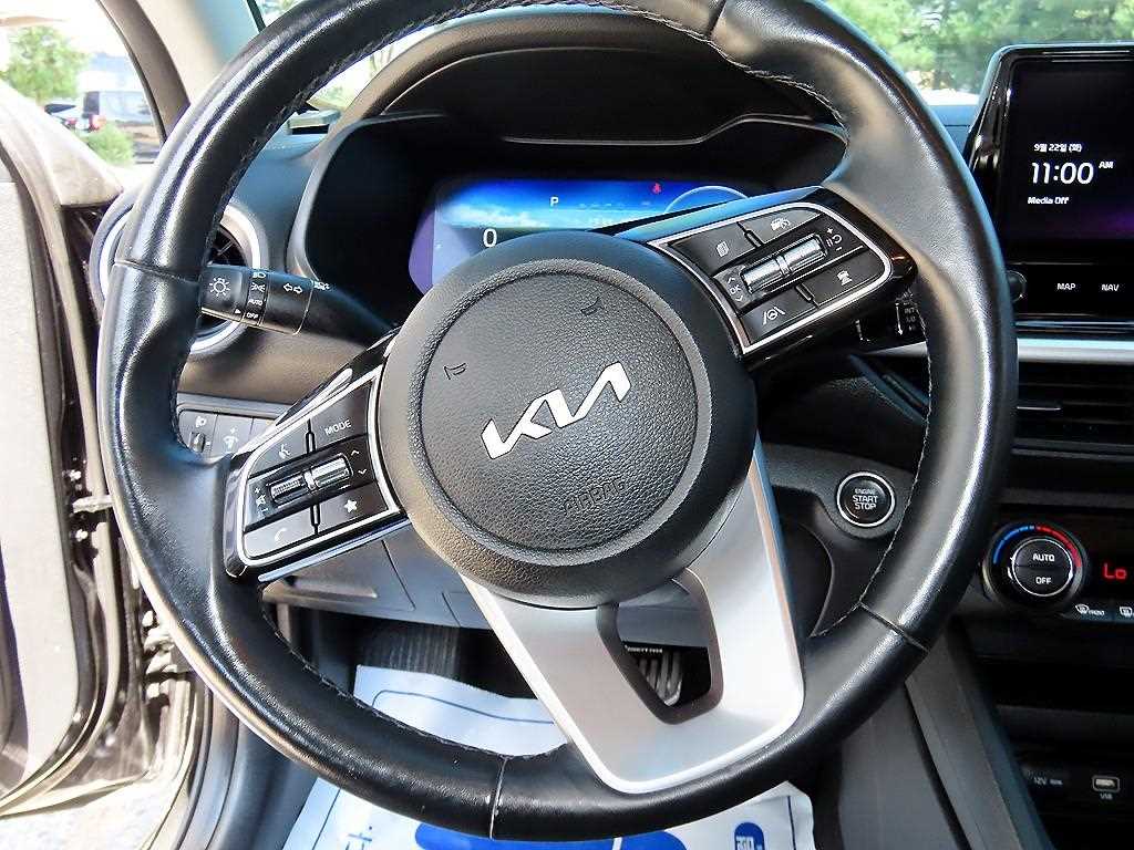 Kia K3 — photo 08
