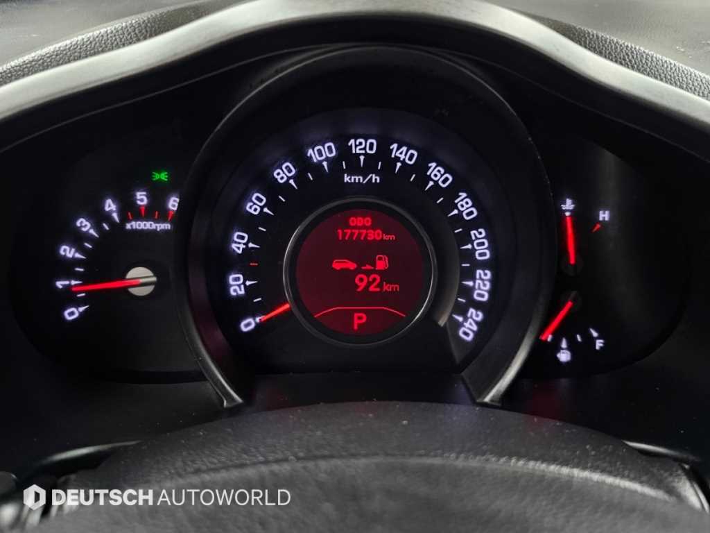 Kia Sportage — photo 08