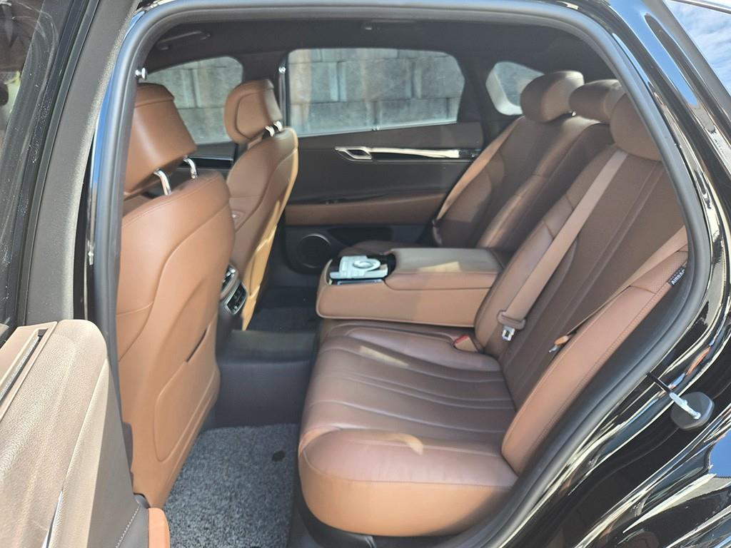 Genesis G80 — photo 06