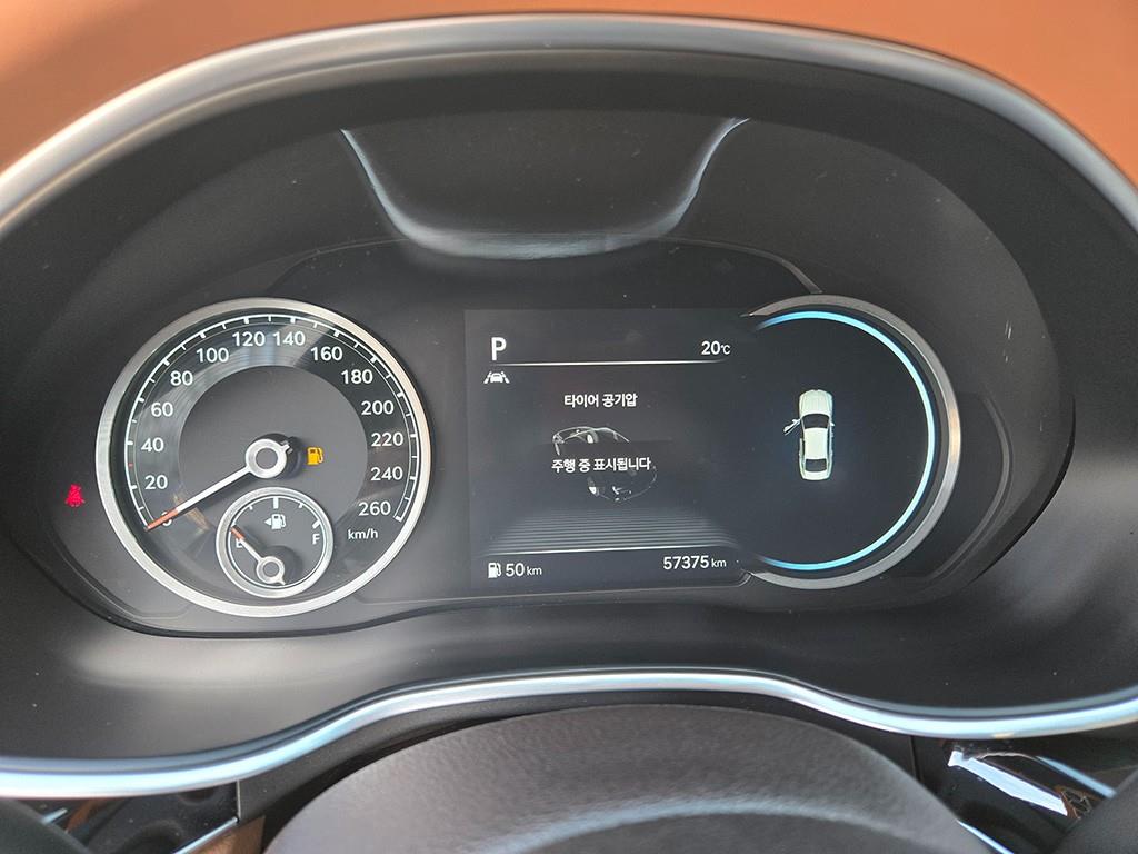 Genesis G80 — photo 08
