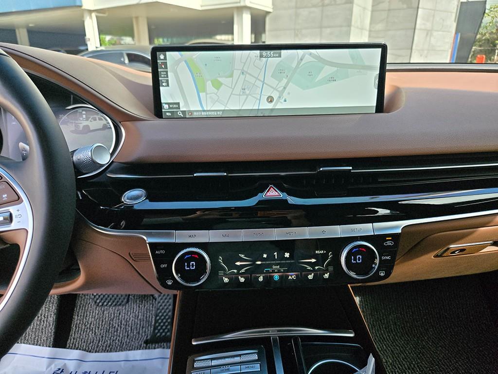Genesis G80 — photo 10