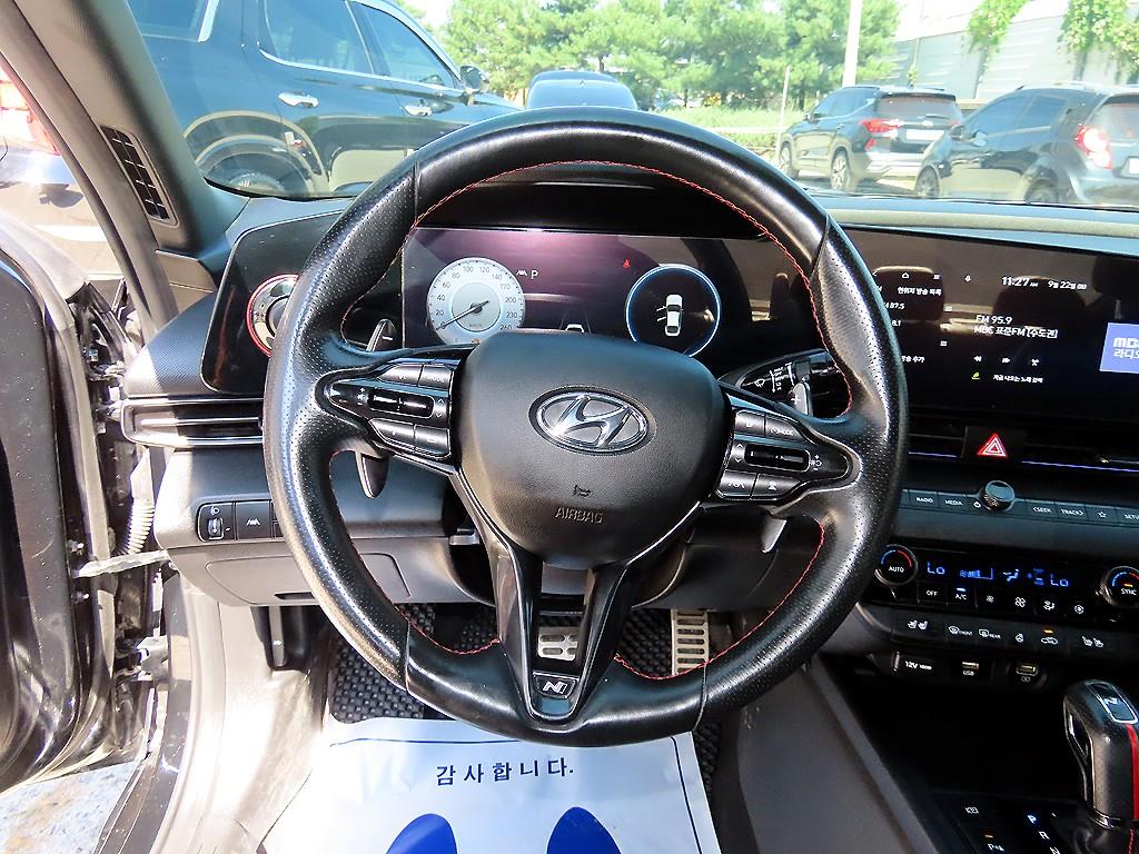 Hyundai Avante — photo 08