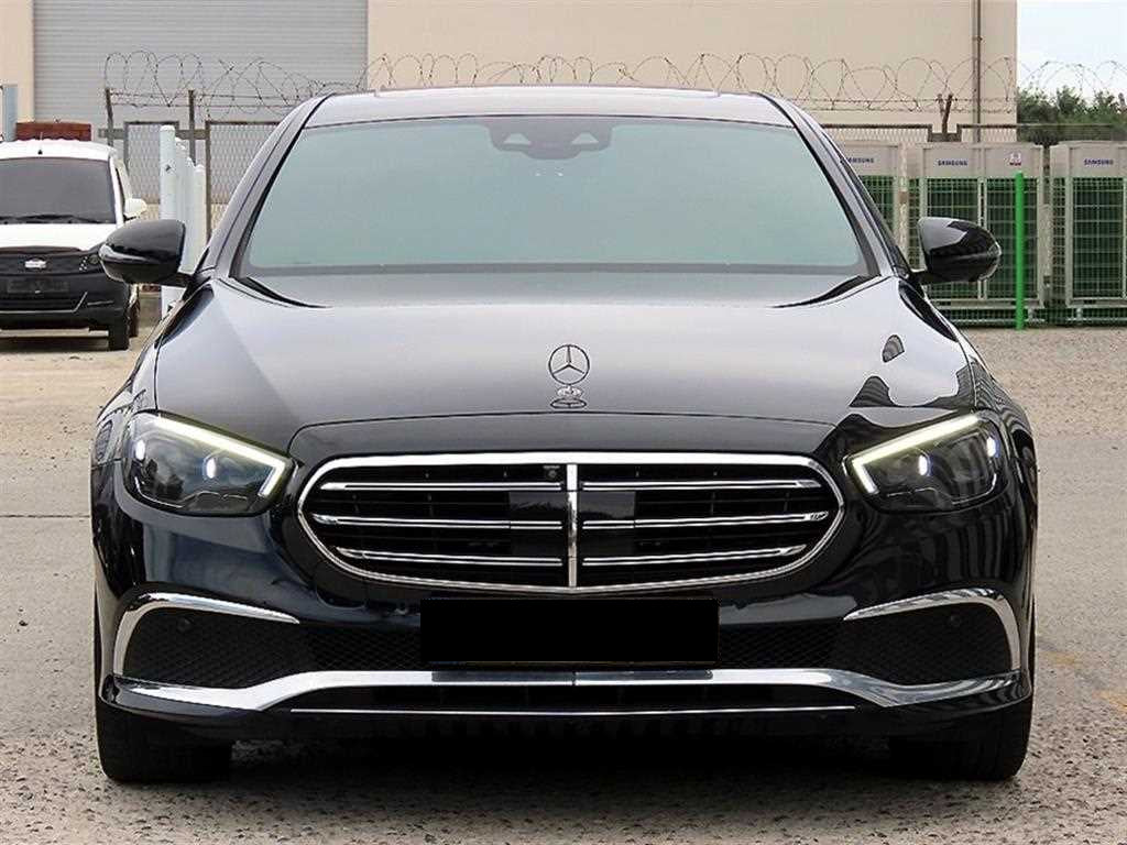 Mercedes-Benz E-Class — photo 01