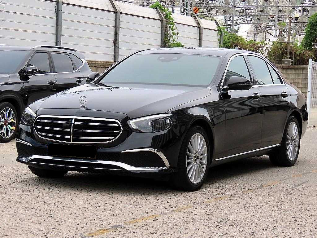Mercedes-Benz E-Class — photo 02