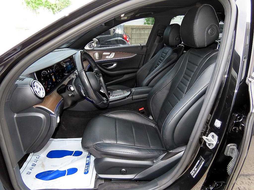 Mercedes-Benz E-Class — photo 05