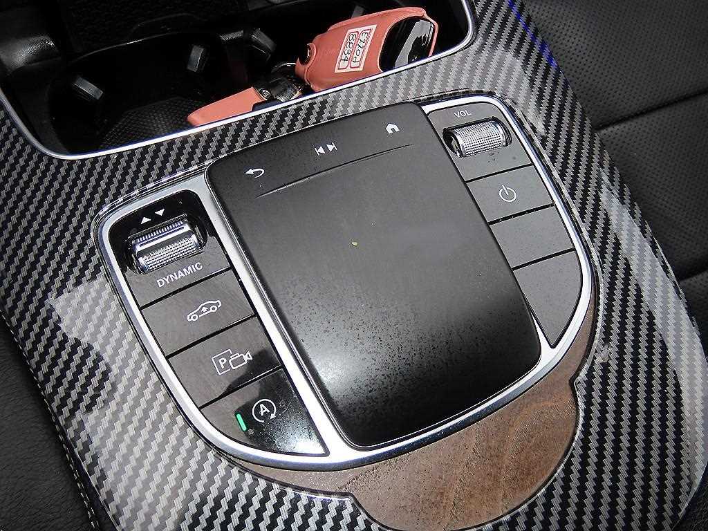 Mercedes-Benz E-Class — photo 12
