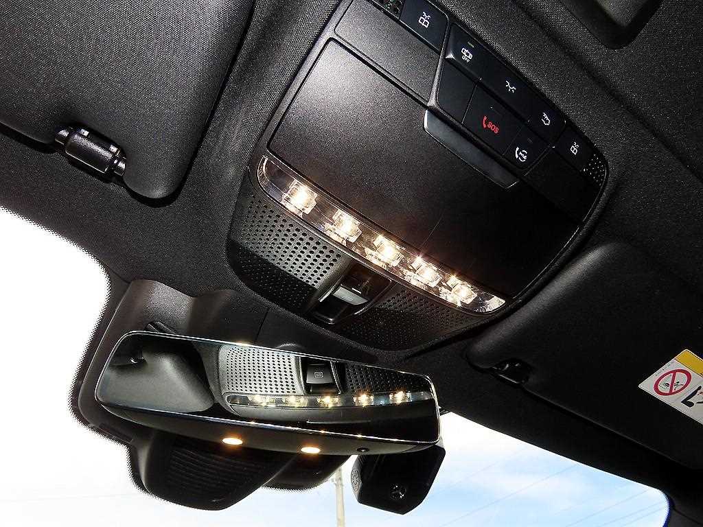Mercedes-Benz E-Class — photo 15
