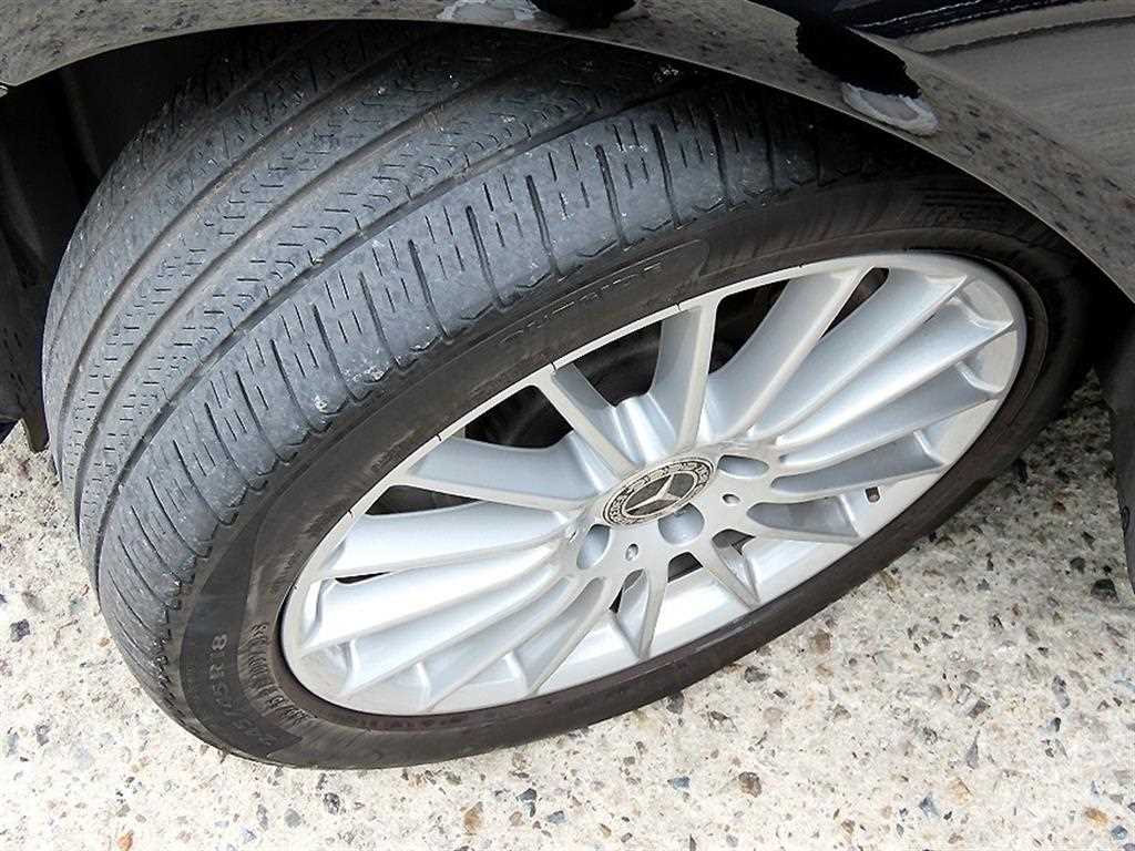 Mercedes-Benz E-Class — photo 20