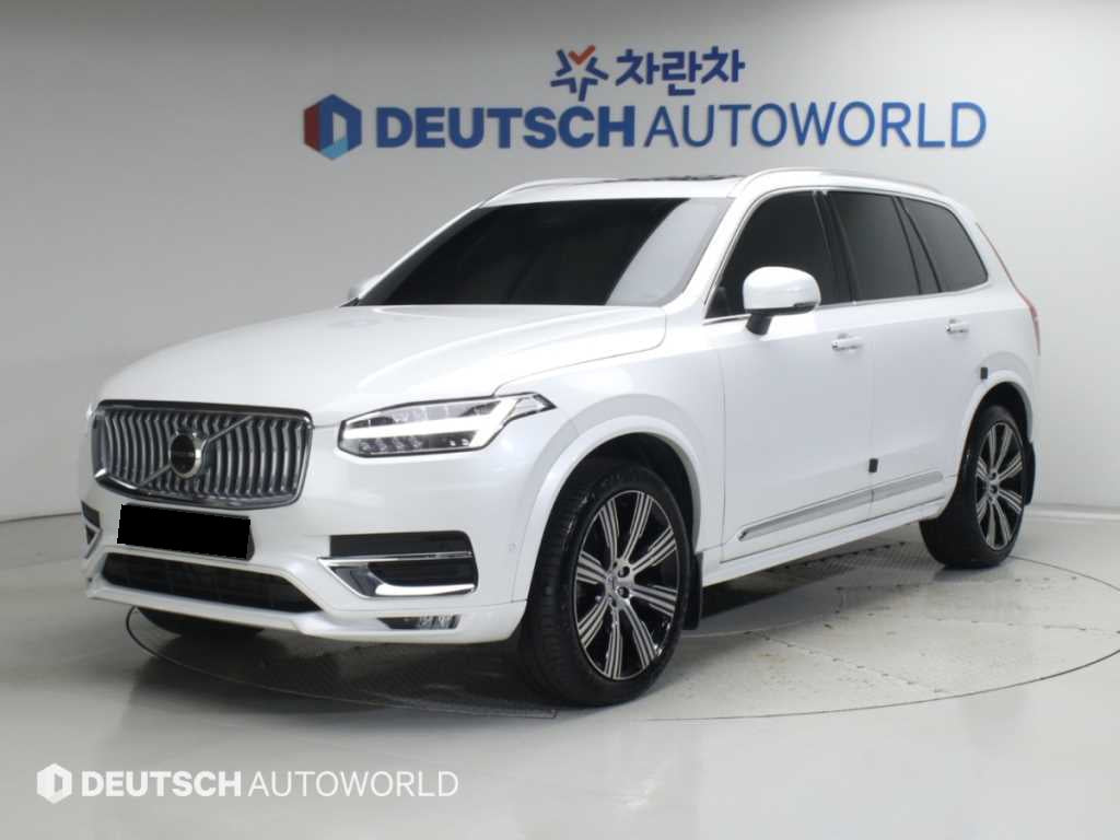 Volvo XC90 — photo 01
