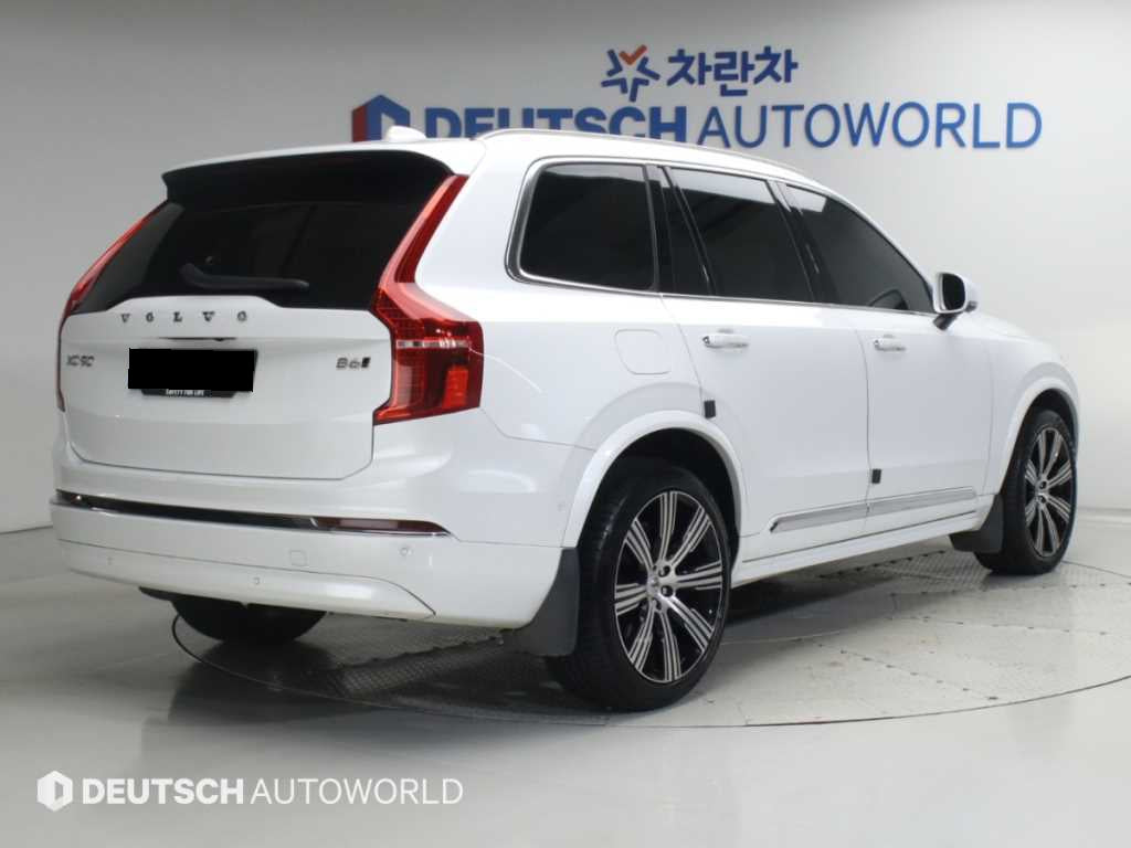 Volvo XC90 — photo 02