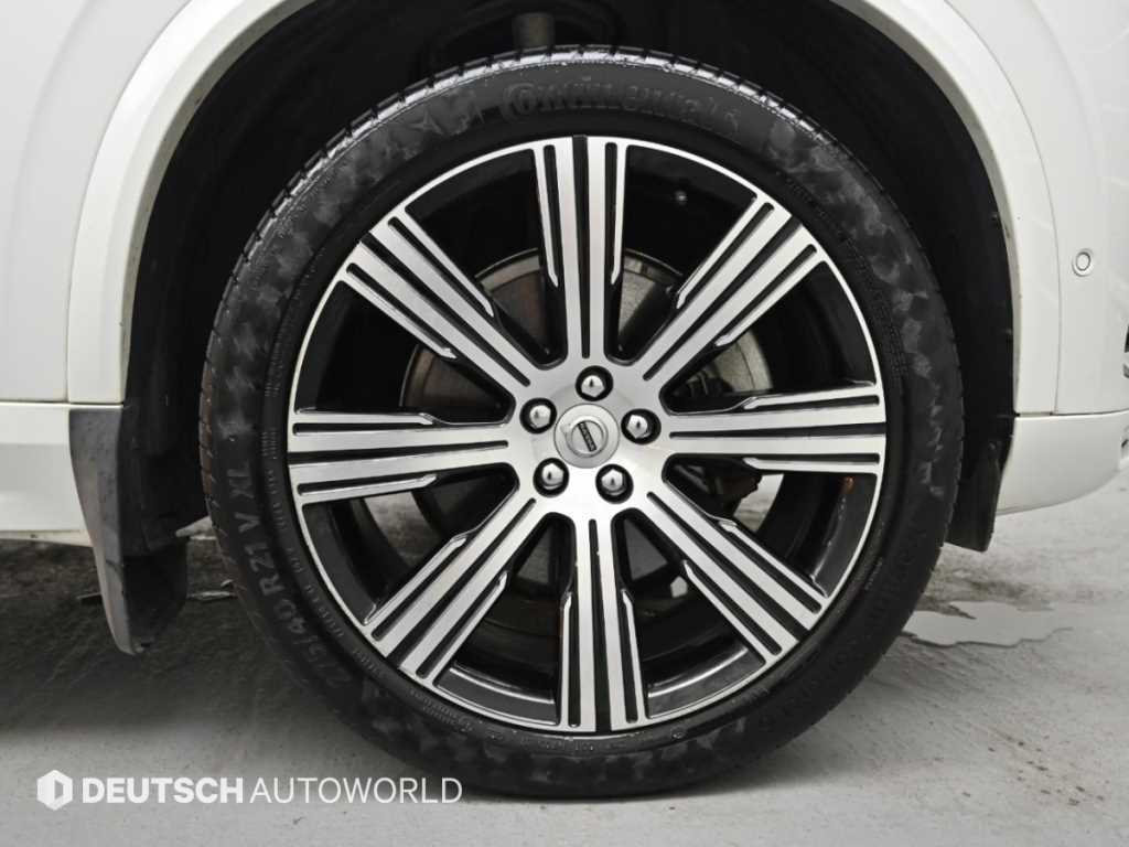 Volvo XC90 — photo 05