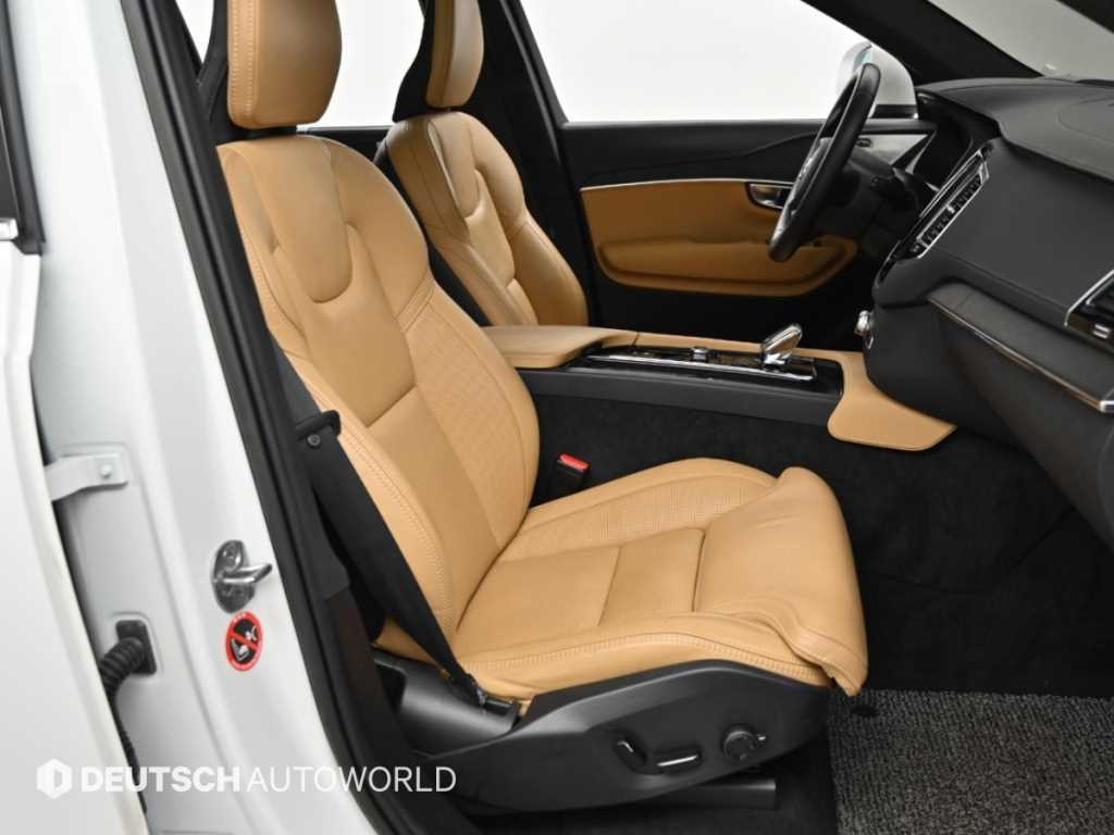 Volvo XC90 — photo 10