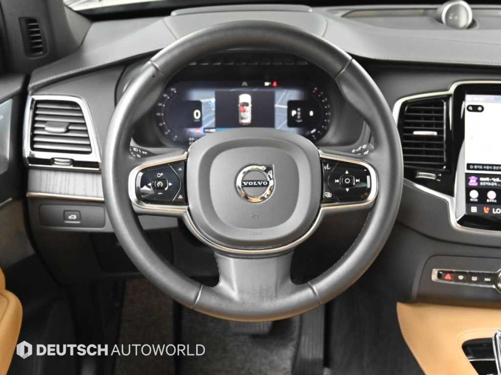 Volvo XC90 — photo 13