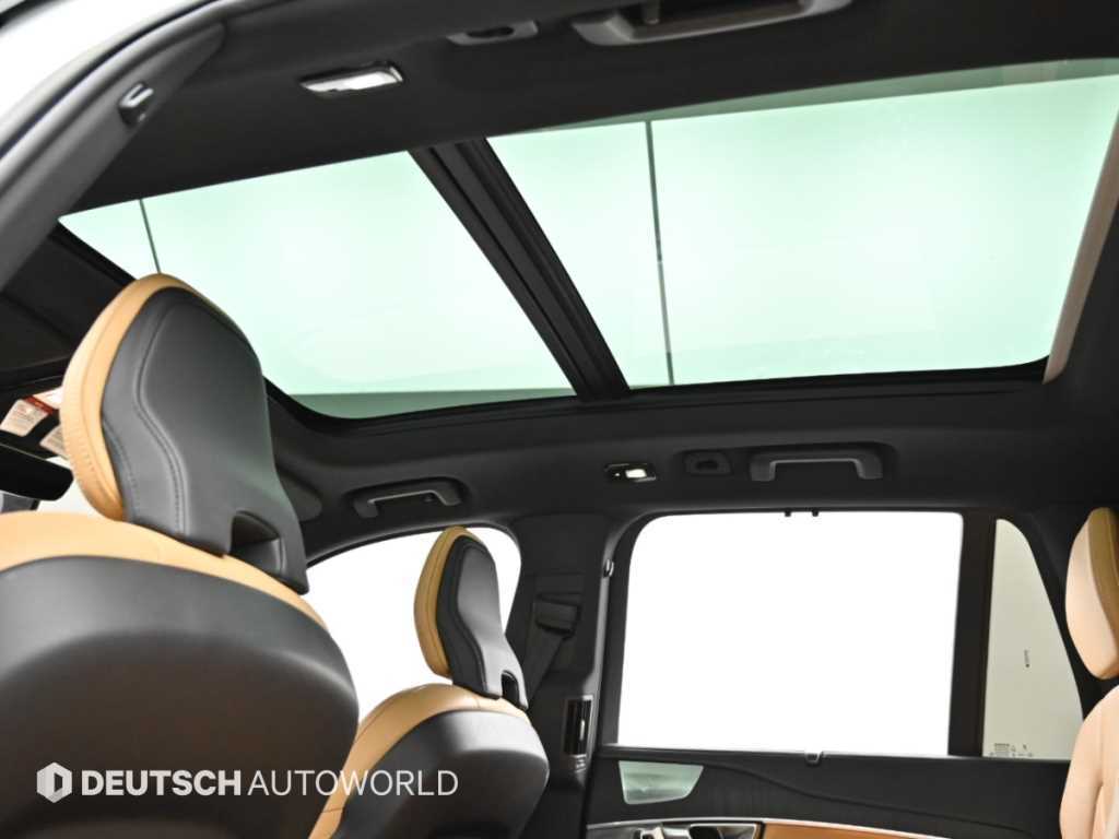 Volvo XC90 — photo 18