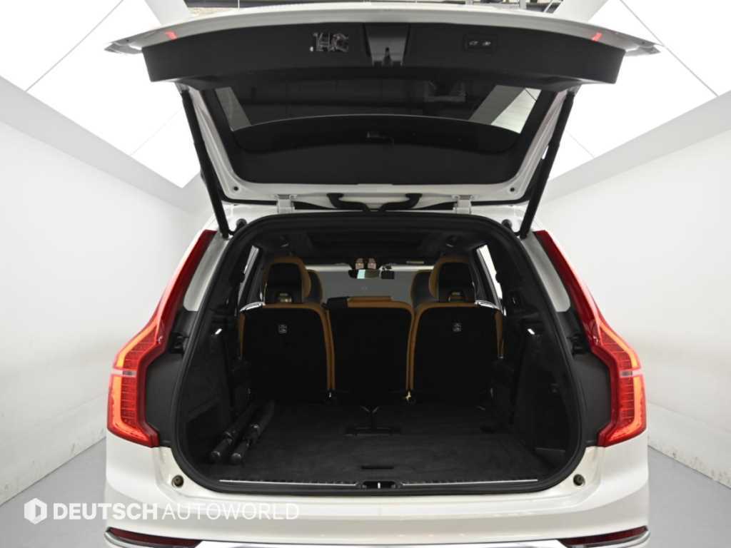 Volvo XC90 — photo 19