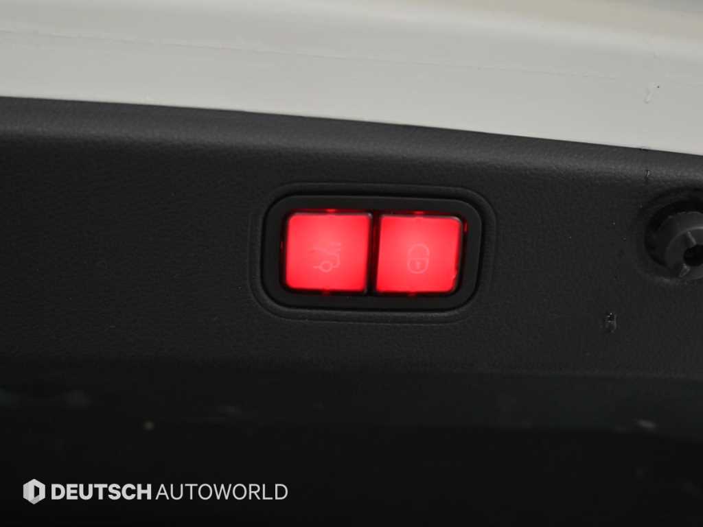 Mercedes-Benz CLS-Class — photo 20