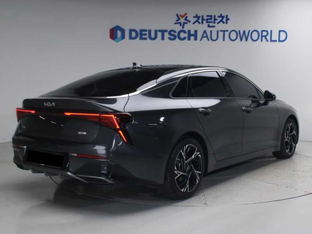 Kia K5 — photo 02