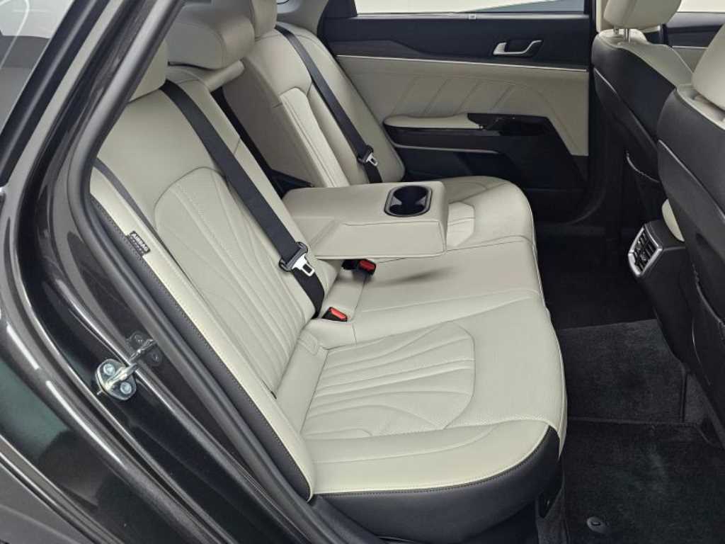 Kia K5 — photo 12