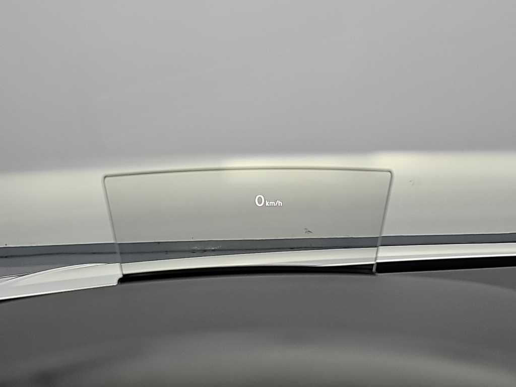 Volkswagen Tiguan — photo 18