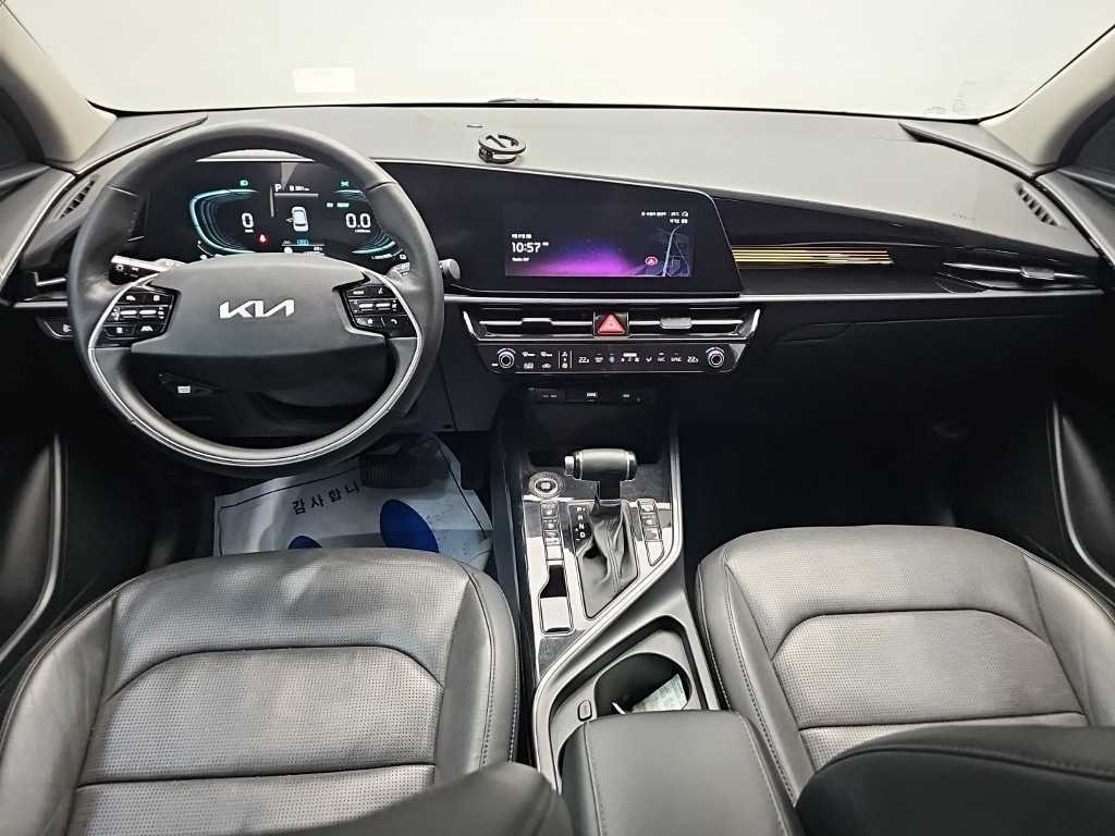 Kia Niro — photo 07