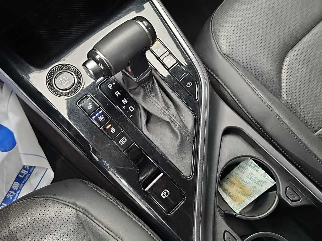 Kia Niro — photo 08