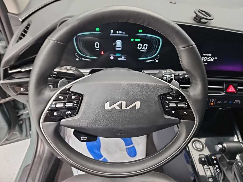 Kia Niro — photo 09