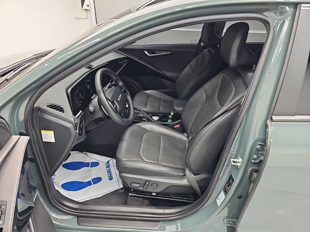 Kia Niro — photo 11