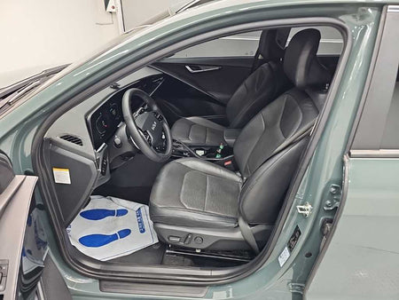 Kia Niro — photo 11