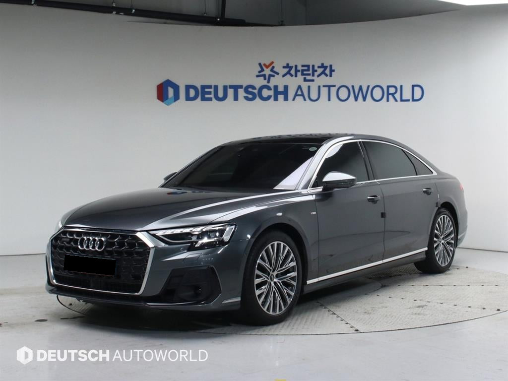 Audi A8 — photo 01