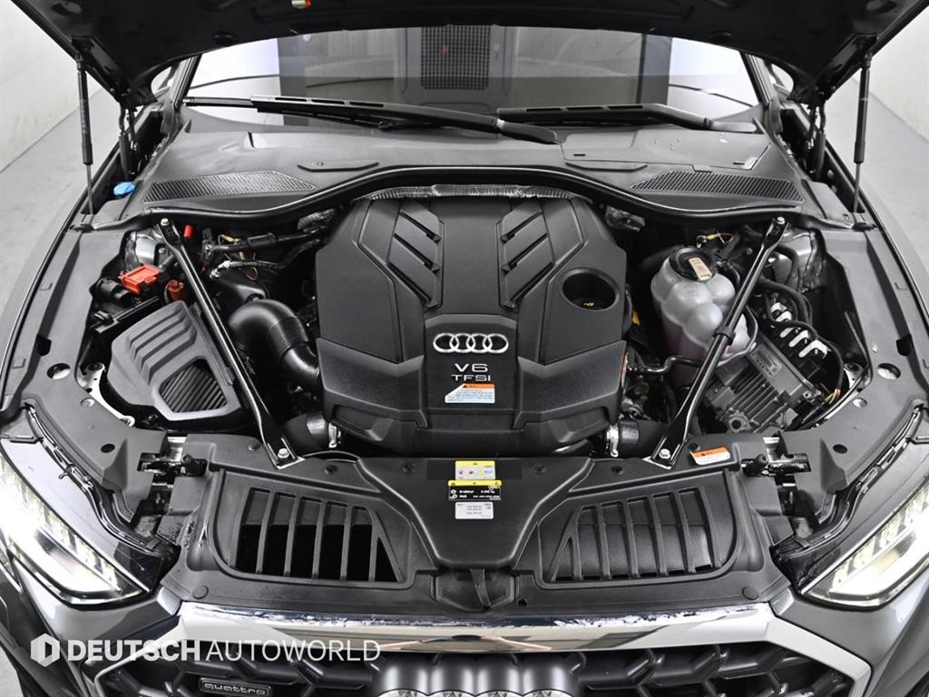 Audi A8 — photo 06